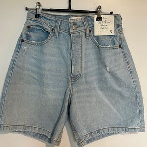 Abercrombie Curve Love High Rise 7 Inch Dad Short